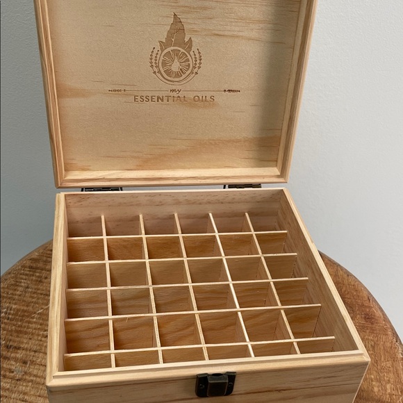 Wooden Essential Oils Storage Box - Picture 2 of 5